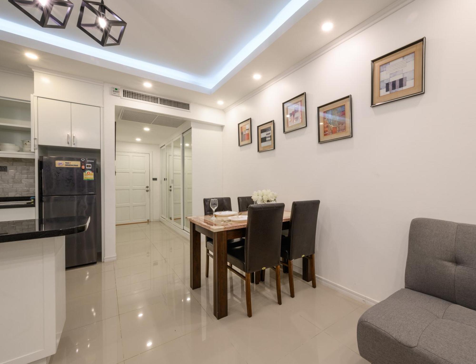 Jomtien Beachfront Stylish Studio , Stunning Seaview , Big Pool ภายนอก รูปภาพ
